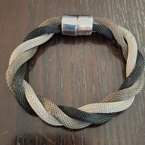 VINTAGE Metal MESH Bracelet with three shades of silver-tone strands